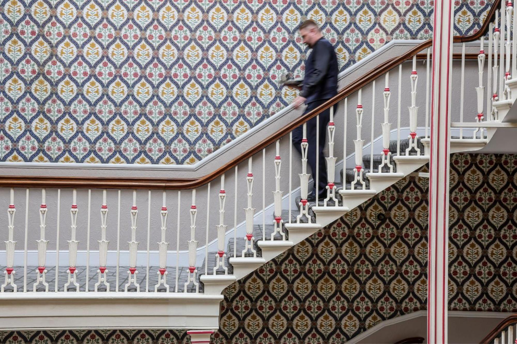 Отель Queens 4*